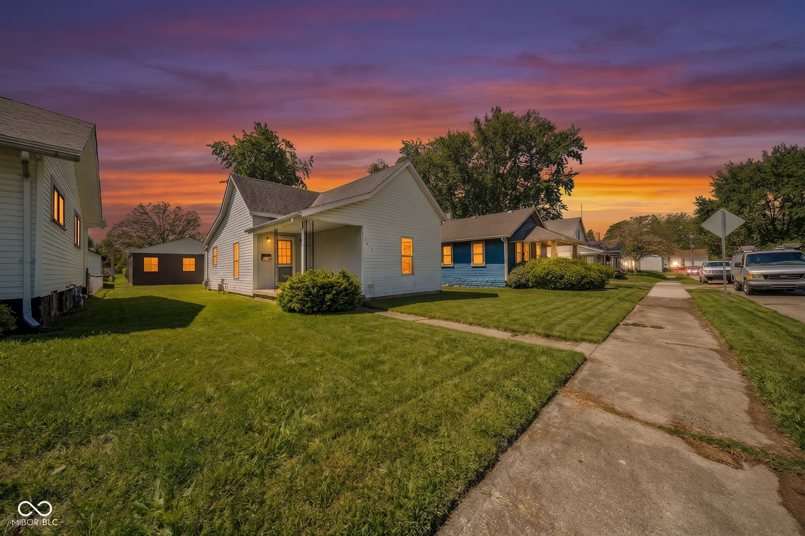 Front exterior at 1433 W 5th Street, Anderson, IN