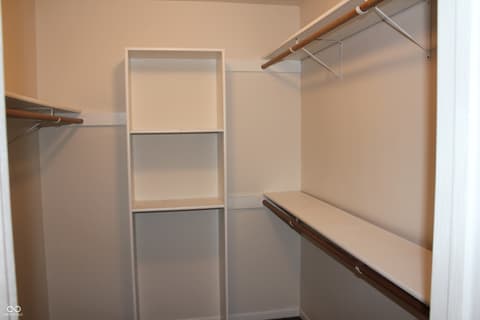 Walk In Closets — 1018 N Forest View Drive S, Ellettsville, IN