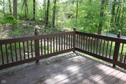 Outdoor living area at 1018 N Forest View Drive S, Ellettsville, IN