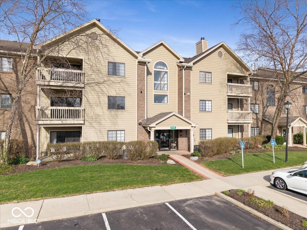 Photo of 8720 Yardley Court, Indianapolis, IN