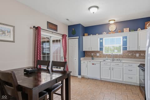 Photo of 1912 Acorn Court, Avon, IN