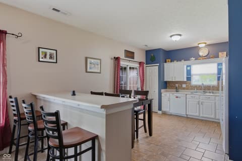 Photo of 1912 Acorn Court, Avon, IN