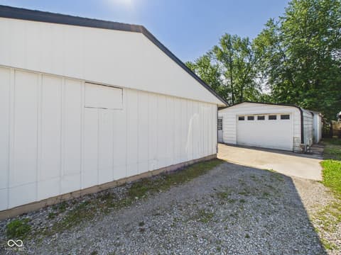 Garage at 2521 E 8th Street, Anderson, IN
