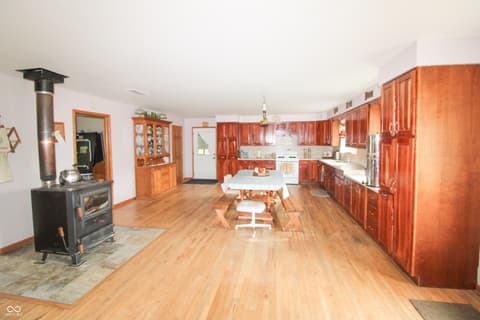 Photo of 6430 E Private Rd 800 N, North Vernon, IN