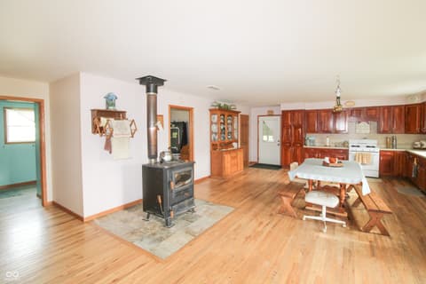 Photo of 6430 E Private Rd 800 N, North Vernon, IN