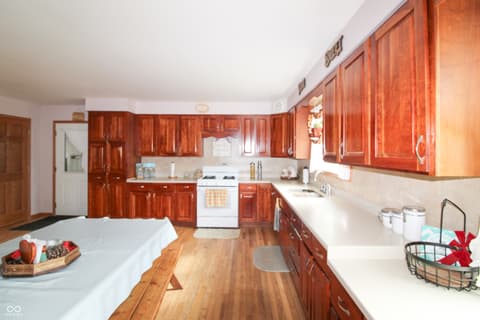 Photo of 6430 E Private Rd 800 N, North Vernon, IN