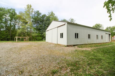 Photo of 6430 E Private Rd 800 N, North Vernon, IN
