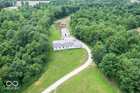 Photo of 6430 E Private Rd 800 N, North Vernon, IN