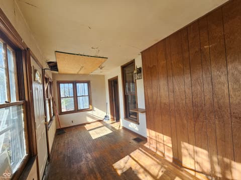 Bonus room at 234 E Commerce Street, Dunkirk, IN