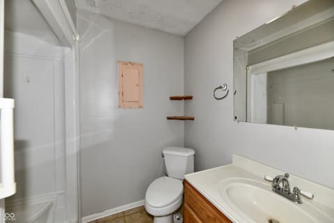 Photo of 129 E McKenzie Road, Greenfield, IN