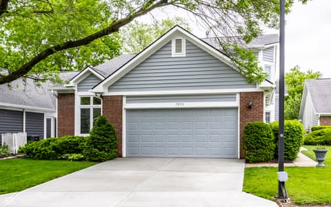 7853 Clearwater Parkway, Indianapolis, IN 46240