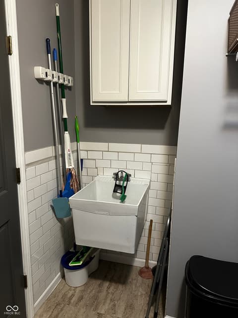 Laundry room at 651 Leah Way, Greenwood, IN