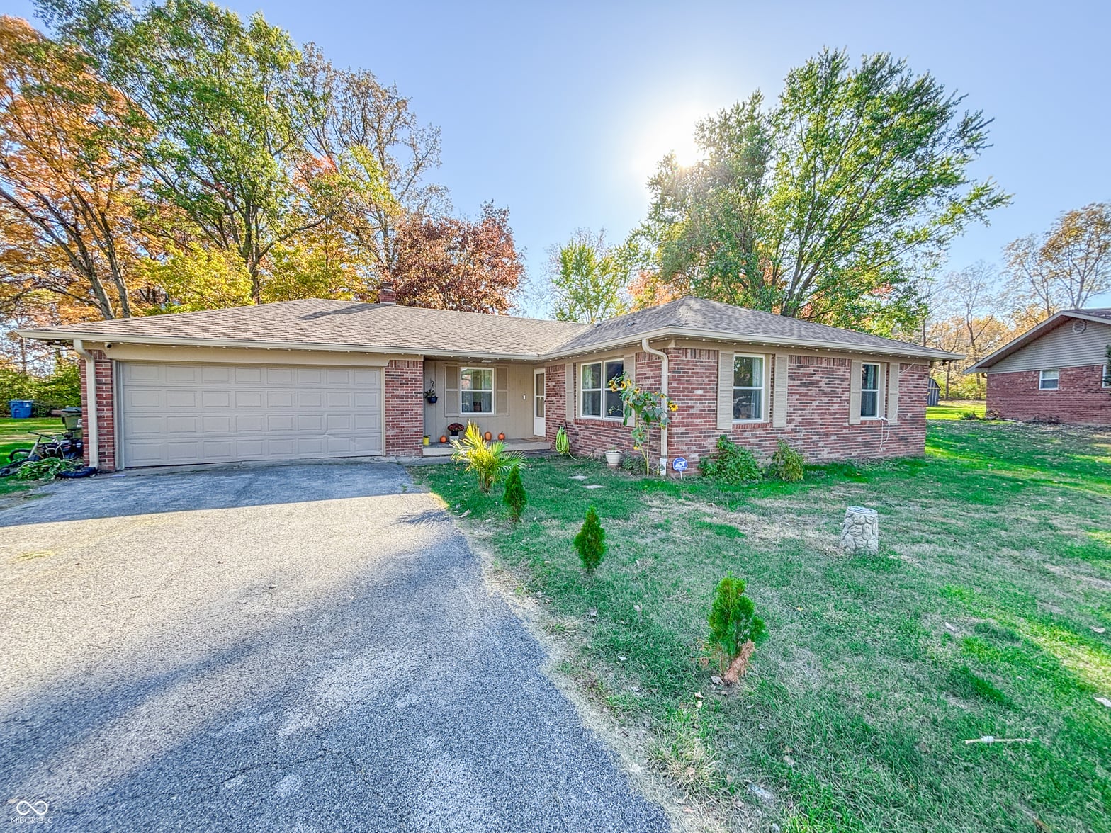 Photo of 3211 W Sharon Drive, Greenfield, IN