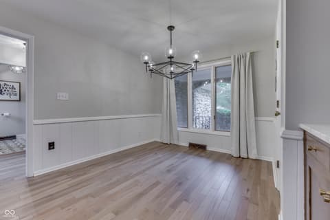 Photo of 69 E Maple Drive, Franklin, IN