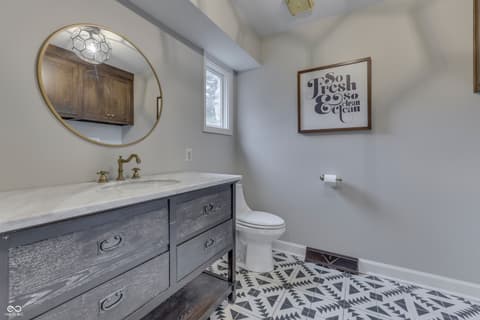Photo of 69 E Maple Drive, Franklin, IN