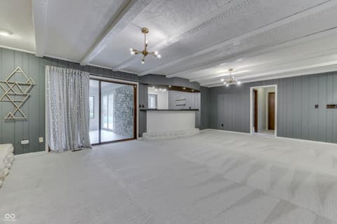 Photo of 69 E Maple Drive, Franklin, IN