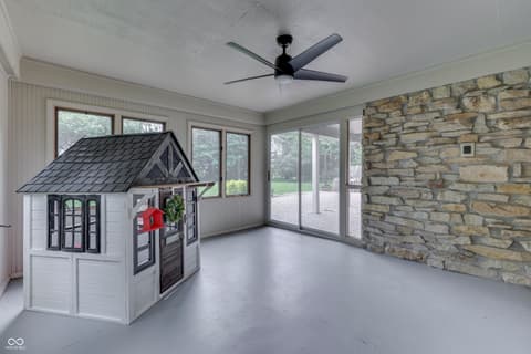 Photo of 69 E Maple Drive, Franklin, IN
