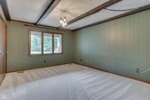 Photo of 69 E Maple Drive, Franklin, IN