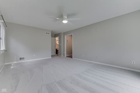 Photo of 69 E Maple Drive, Franklin, IN