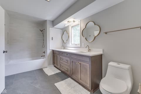 Photo of 69 E Maple Drive, Franklin, IN