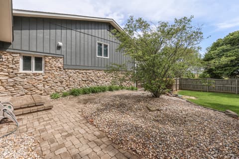 Photo of 69 E Maple Drive, Franklin, IN