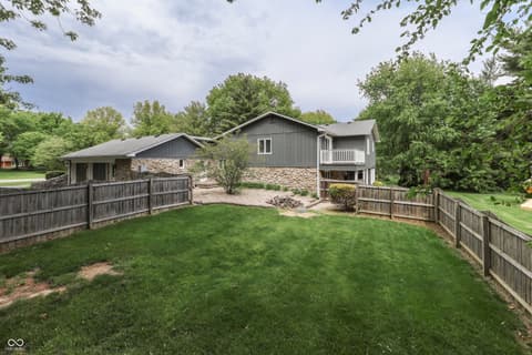 Photo of 69 E Maple Drive, Franklin, IN
