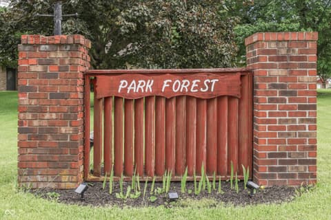 Photo of 69 E Maple Drive, Franklin, IN