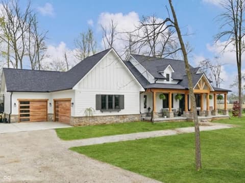 Photo of 4852 Homestead Court, Zionsville, IN