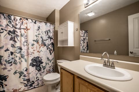 Photo of 11588 Wildflower Court, Fishers, IN
