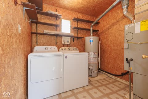 Laundry room at 2117 N Maplewood Avenue, Muncie, IN
