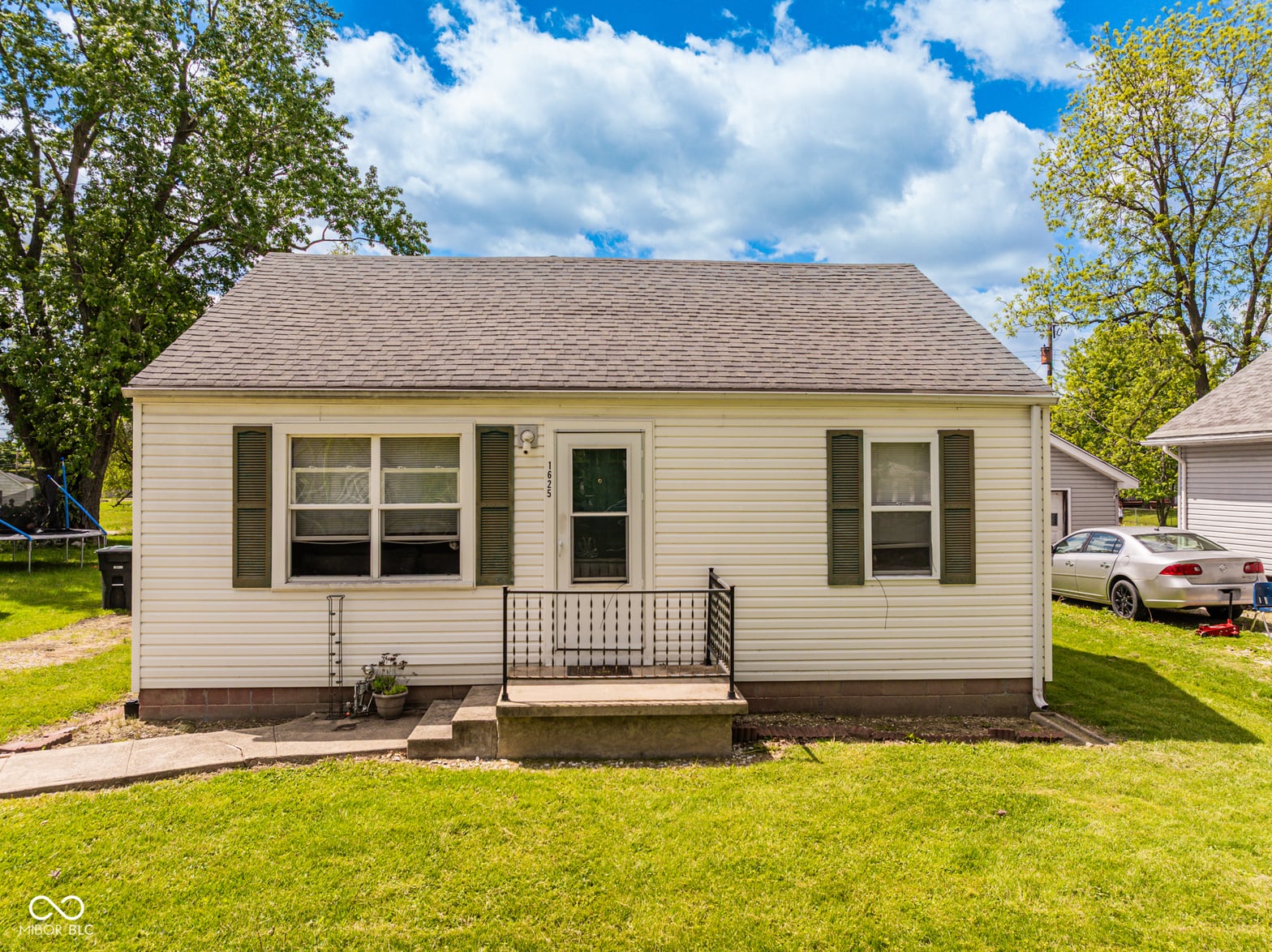 Front exterior at 1625 N New York Avenue, Muncie, IN
