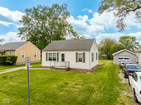 Front exterior at 1625 N New York Avenue, Muncie, IN