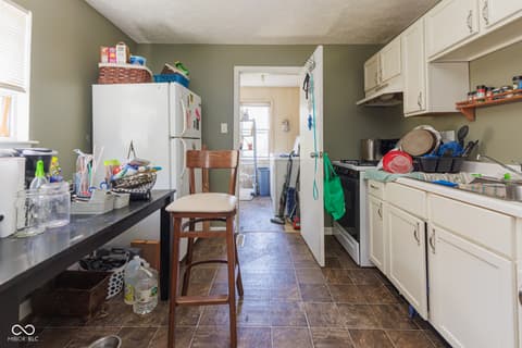 Kitchen at 1625 N New York Avenue, Muncie, IN