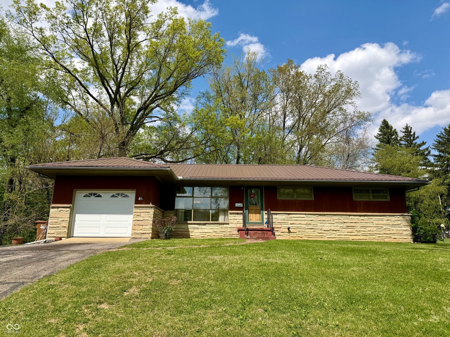 Photo of 857 Knob Hill Drive, Veedersburg, IN