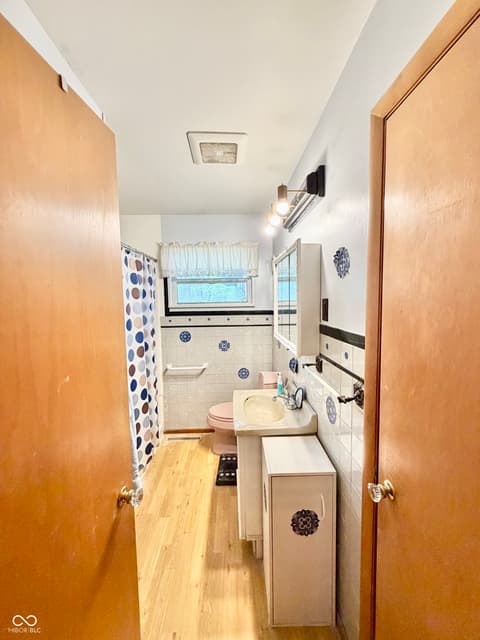 Photo of 857 Knob Hill Drive, Veedersburg, IN