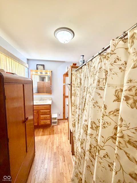Photo of 857 Knob Hill Drive, Veedersburg, IN