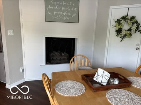 Dining room at 101 E Hill Valley Drive, Indianapolis, IN