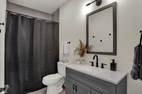 Photo of 417 E Morris Street, Indianapolis, IN