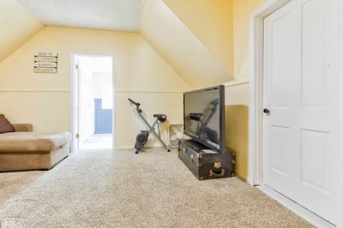 Photo of 25 W 9th Street, Lapel, IN