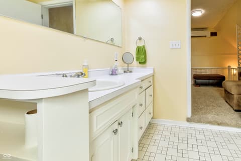 Photo of 25 W 9th Street, Lapel, IN