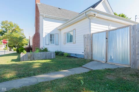 Photo of 25 W 9th Street, Lapel, IN