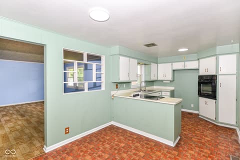 Photo of 727 Hattie Drive, Anderson, IN