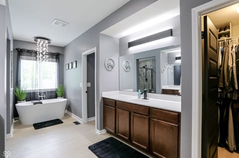 Photo of 5723 Peaking Fox Drive, Indianapolis, IN