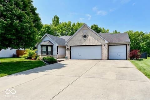 1035 Springwater Drive, Greenwood, IN 46143