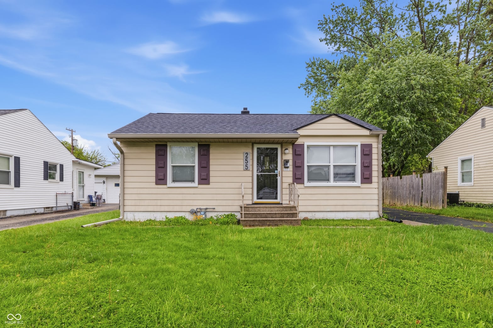 Photo of 255 S 9th Avenue, Beech Grove, IN