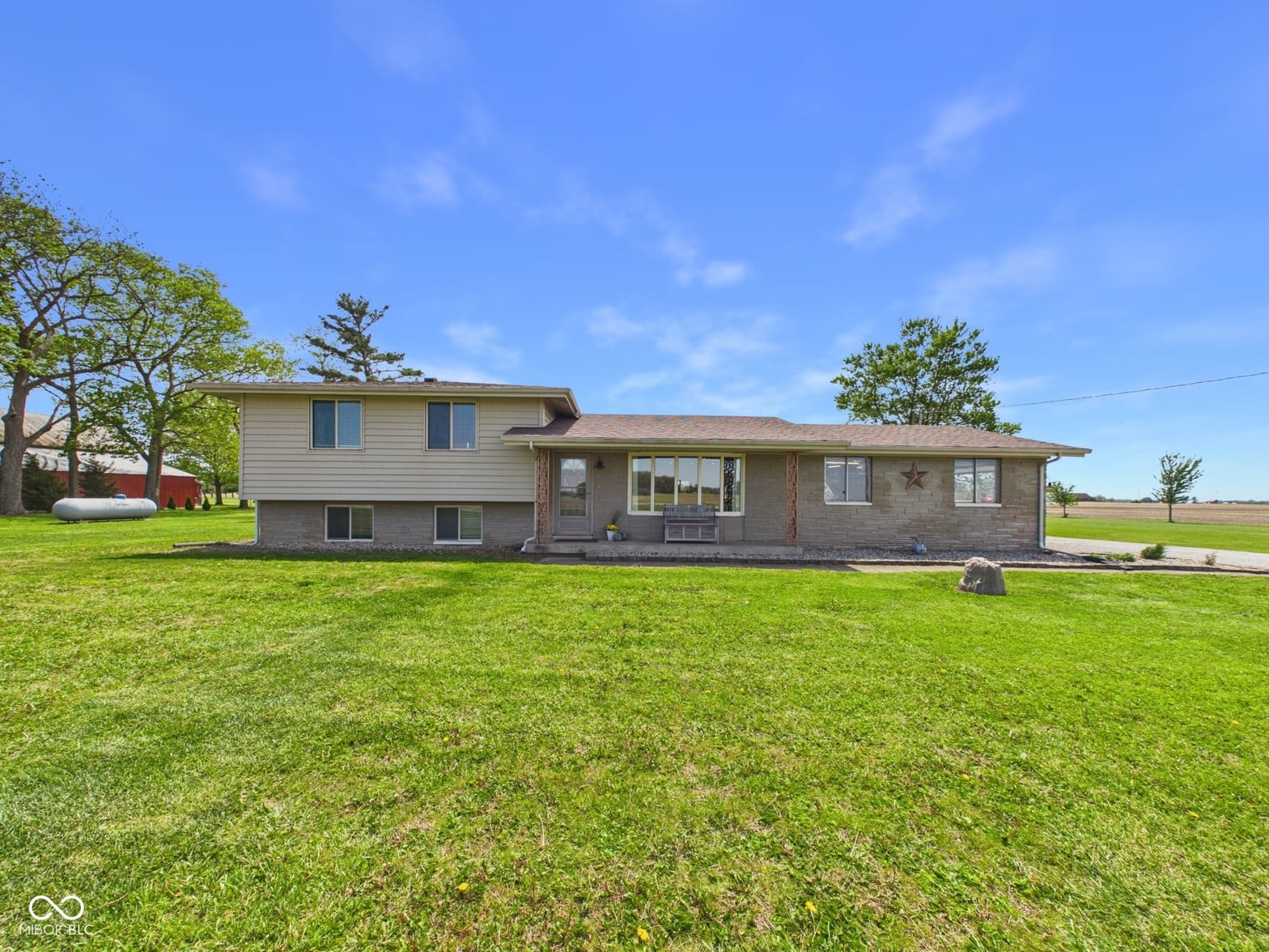 Front exterior at 6773 W 300 S, Anderson, IN
