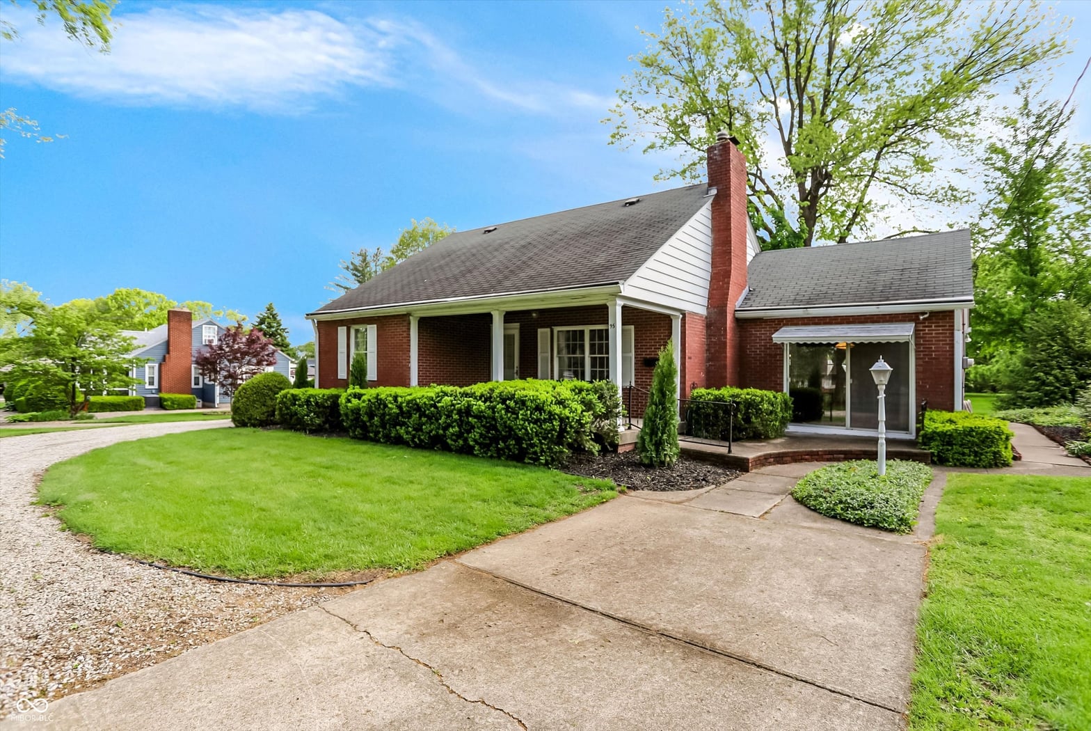 Photo of 95 N High School Road, Indianapolis, IN