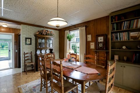 Photo of 95 N High School Road, Indianapolis, IN
