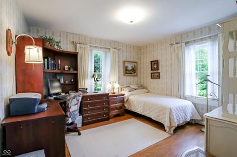 Photo of 95 N High School Road, Indianapolis, IN