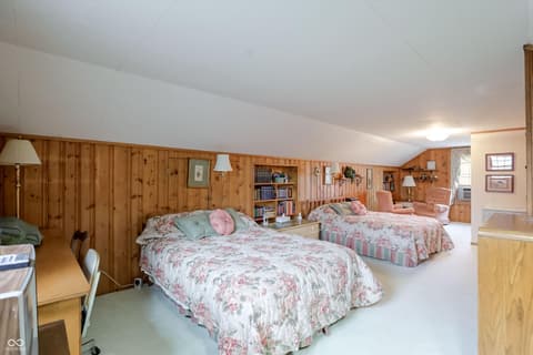 Photo of 95 N High School Road, Indianapolis, IN